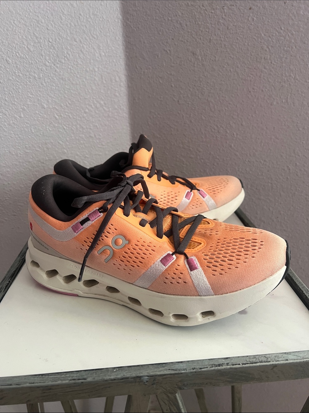 On Cloudsurfer Running Women's Cloudtec Running Shoes Sz 9